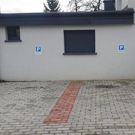 Apartament W Centrum Kielc Z Prywatnym Parkingiem Kielce Buitenkant foto