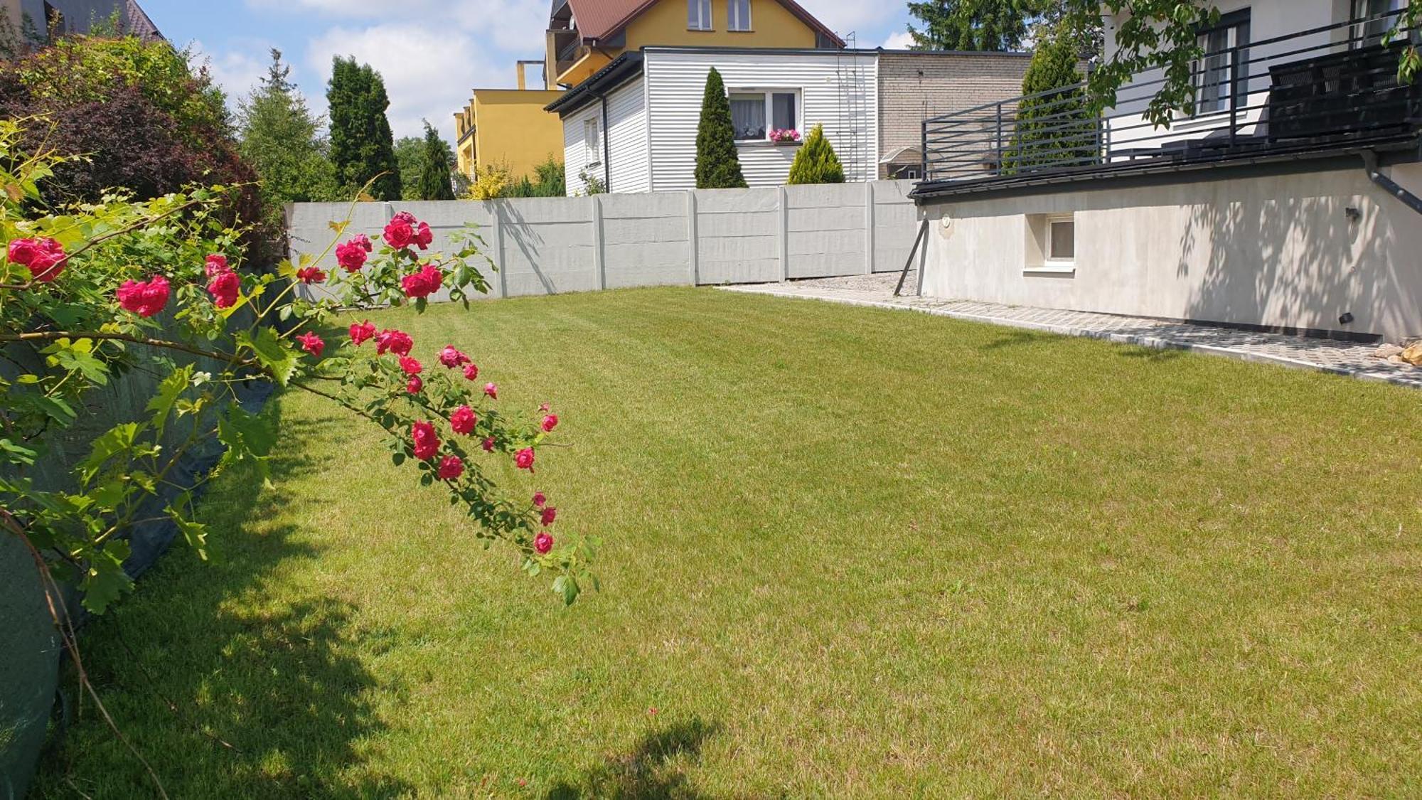 Apartament W Centrum Kielc Z Prywatnym Parkingiem Kielce Buitenkant foto